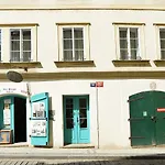 Historical Apartment Between Prague Castle And Charles Bridge